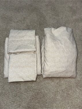 Mainstays Cream and Light Taupe Wave Dot Cotton Bedding Set